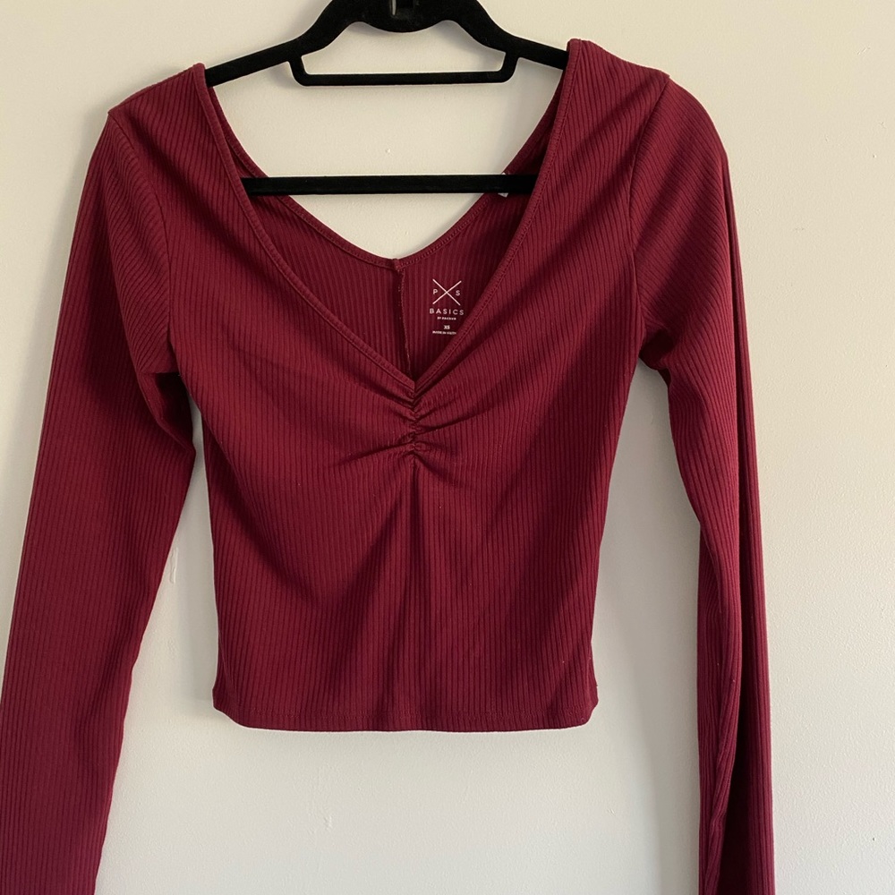Long sleeve crop top